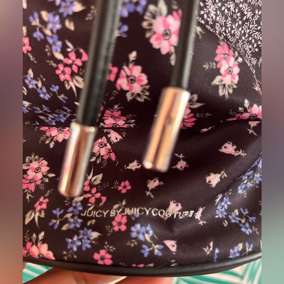 Juicy Couture Melrose Patchwork Bucket Bag - Picture 6 of 11